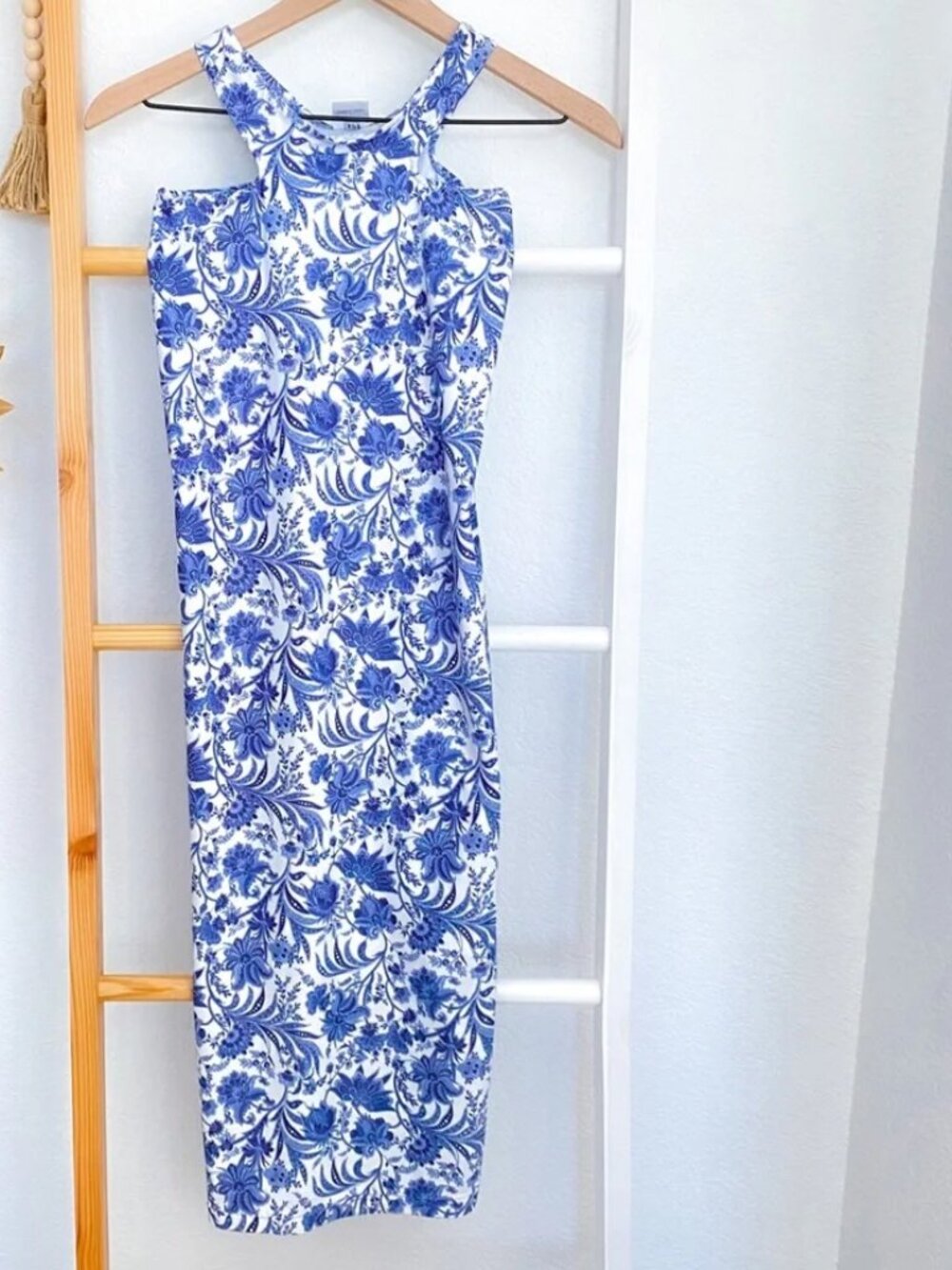 Kiki the Brand High-Neck Bare Shoulder Body Con Dress S